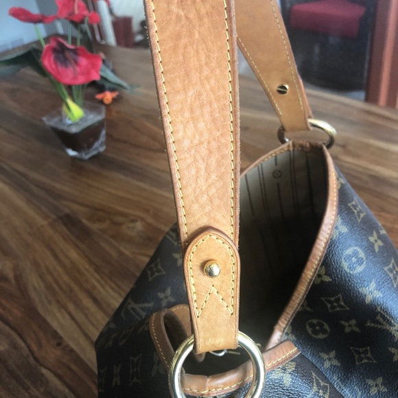 Authentic Louis Vuitton Delightful MM handbag - Picture 8 of 15
